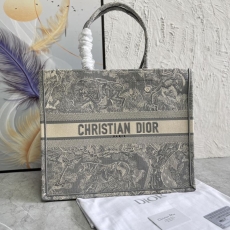 Christian Dior Shopping Bags